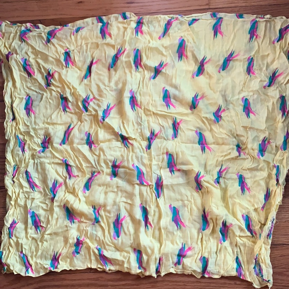 GAP Yellow Bird Pattern Scarf Shawl - Picture 5 of 7
